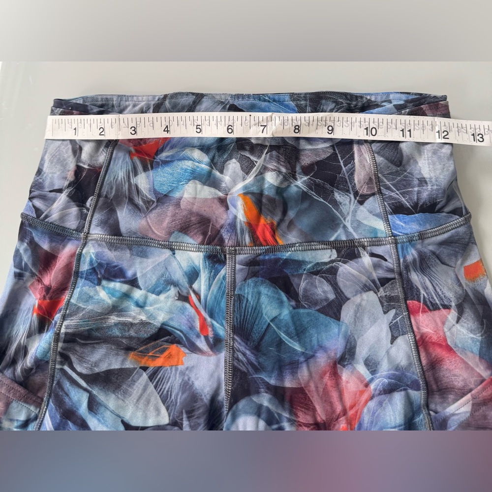 Lululemon High-Rise Printed Leggings – Size 6 - Picture 5 of 7
